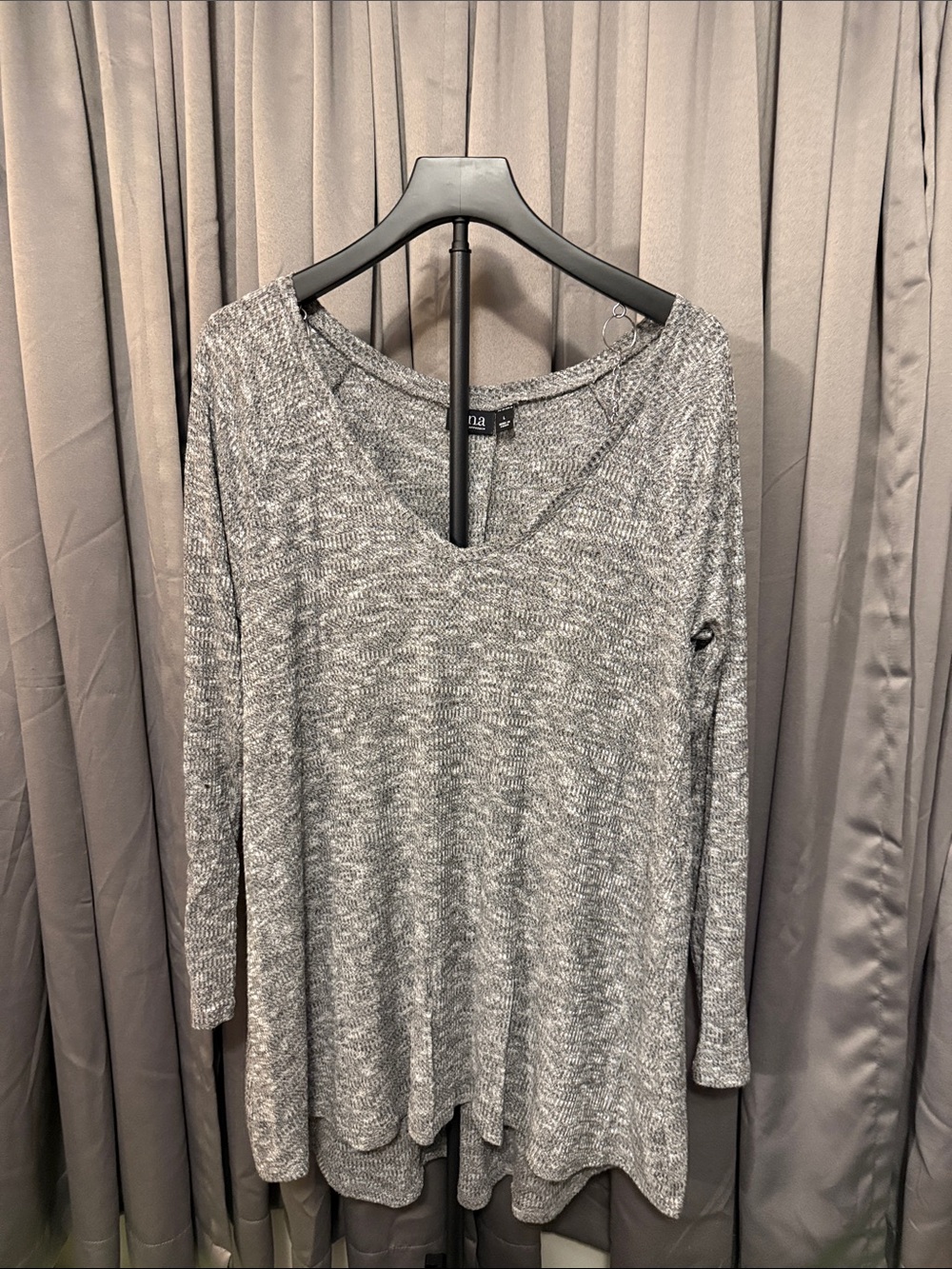 Caslon Gray Marled V-Neck Long Sleeve Knit Top